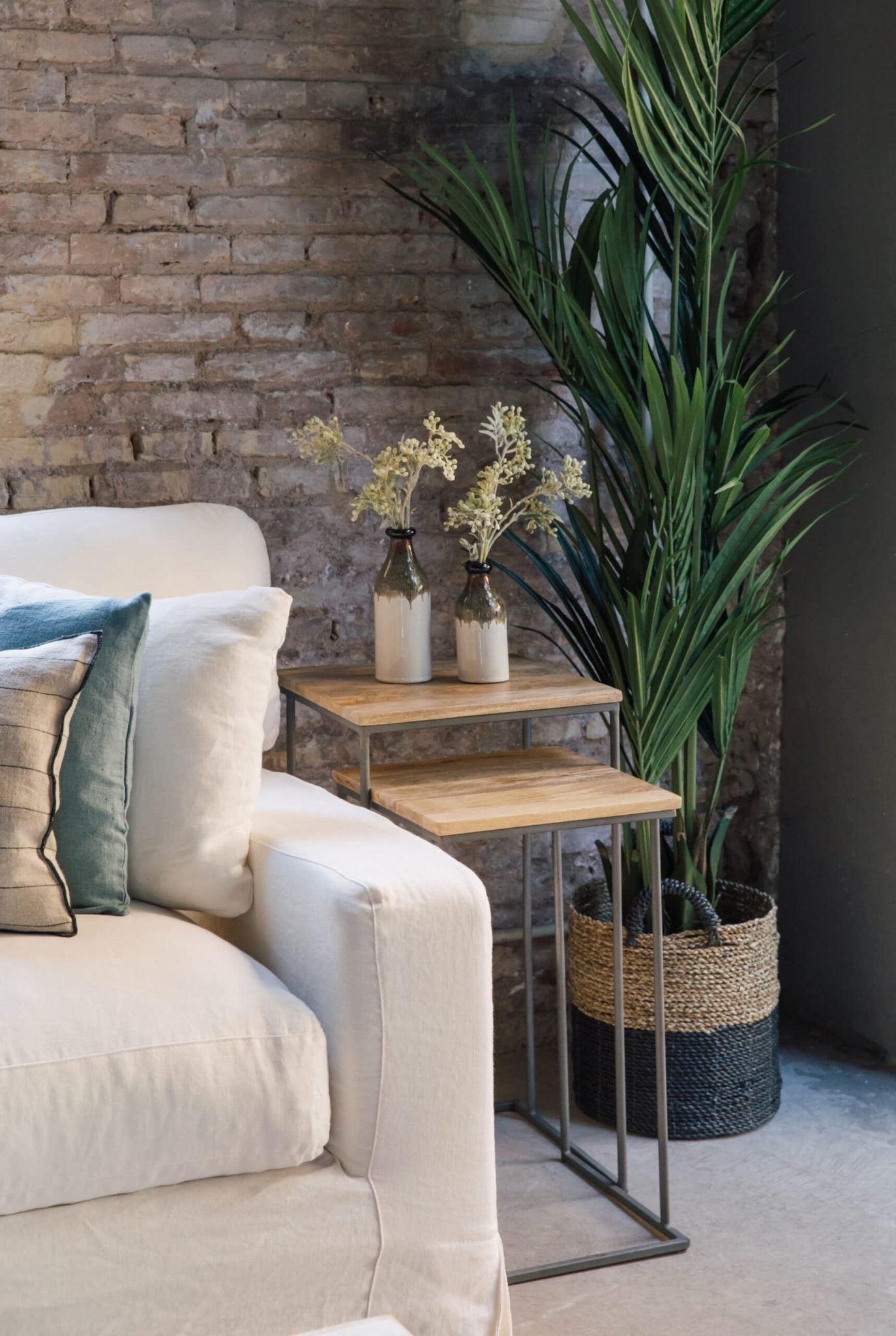 Seher - Minimal Side Table